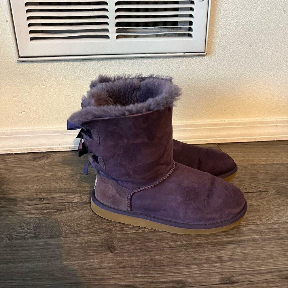 UGG  Bailey Bow I Boots Girl size 4